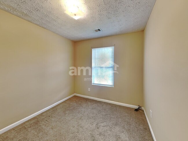 Building Photo - 6110 Flagstaf Walk