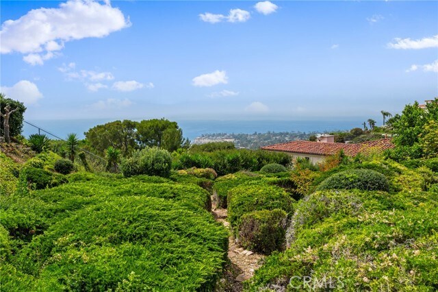 Building Photo - 7117 Avenida Altisima