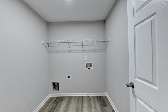 Building Photo - 2208 Staunton Dr NW
