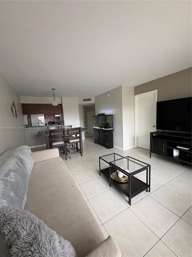 Building Photo - 9955 Twin Lakes Dr