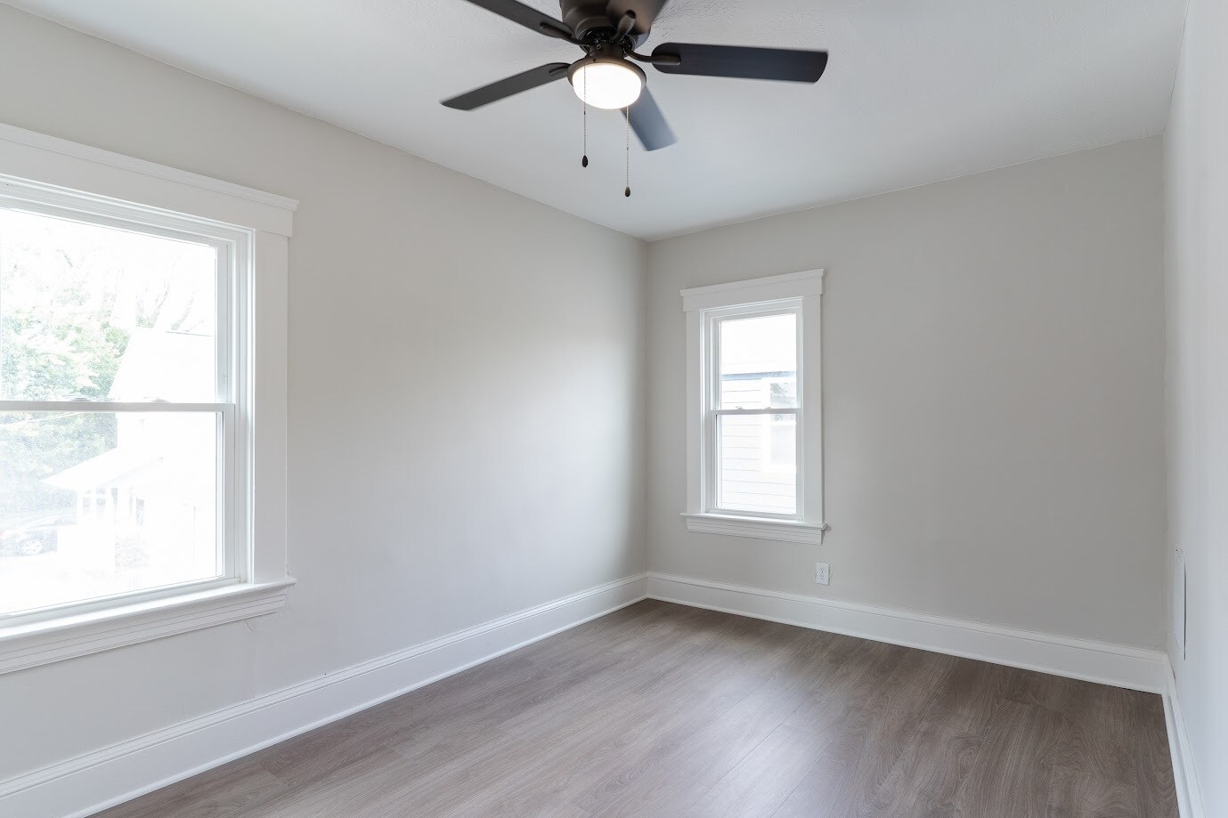 Building Photo - 1464 E 123rd St