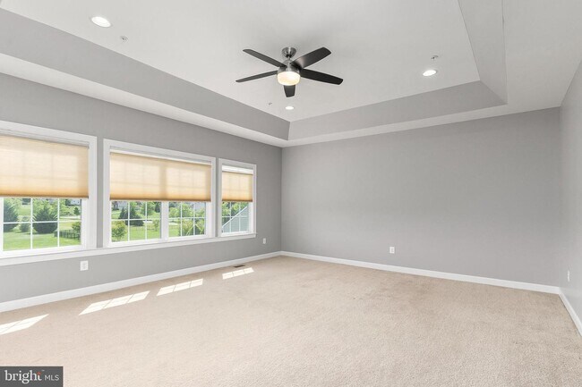 Building Photo - 15305 Sweetbay St