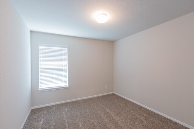 Building Photo - 29311 Dunns Creek Ct