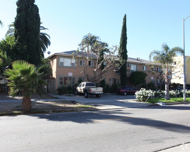 Primary Photo - 6566 W Fountain Ave