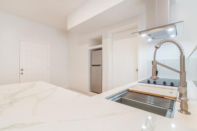 Building Photo - 593 Vista Miranda