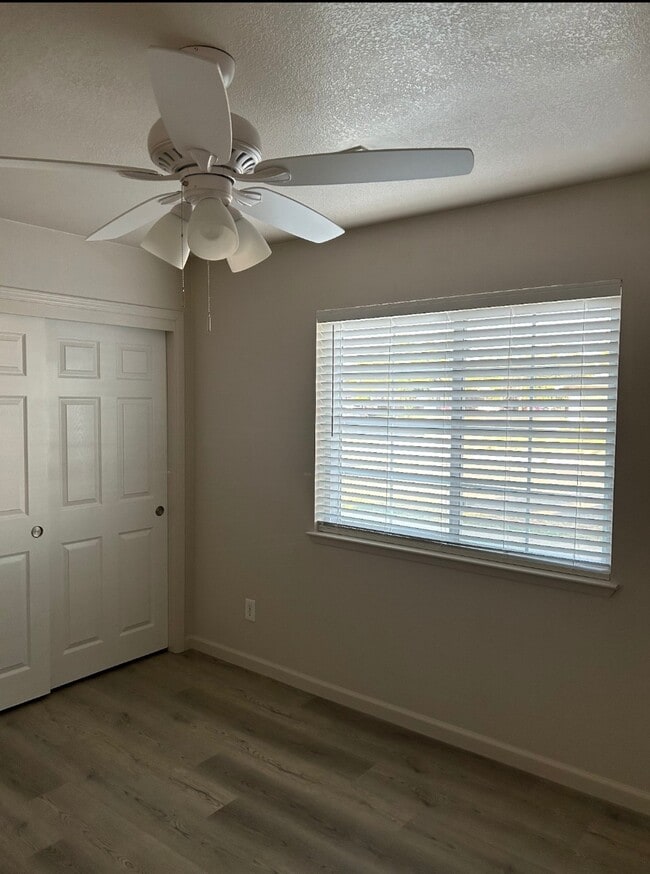 Building Photo - 1074 S Jordan Way