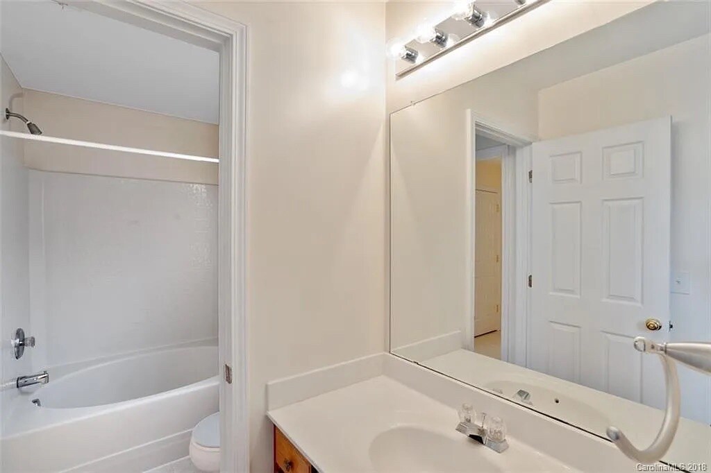 Building Photo - Room in Townhome on Stratfield Pl Cir