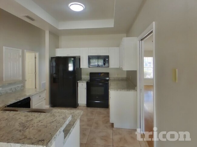 Building Photo - 14638 Coronado Dr