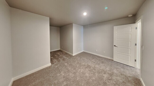 Building Photo - Very Nice 4 bedroom 2.5 bath home with a bonus room in Edmond schools