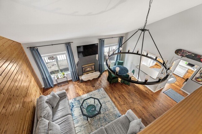 Building Photo - Beautiful Al Tahoe Home in South Lake Taho...