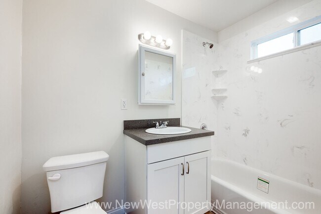Building Photo - Upgraded Sherman Heights 1 Bedroom, Availa...