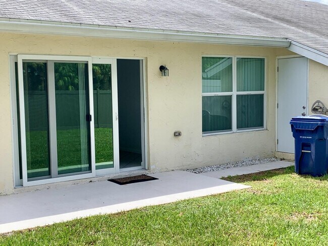 Building Photo - 264 Palmetto Ct
