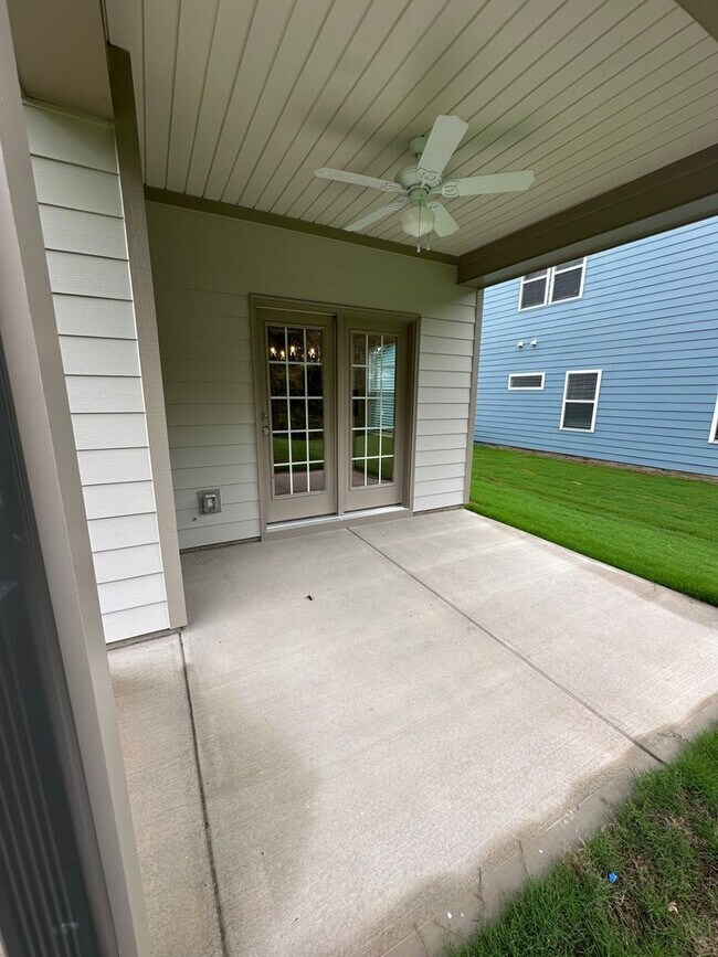 Building Photo - NEW Stonebridge Golf Course Views - Move-I...