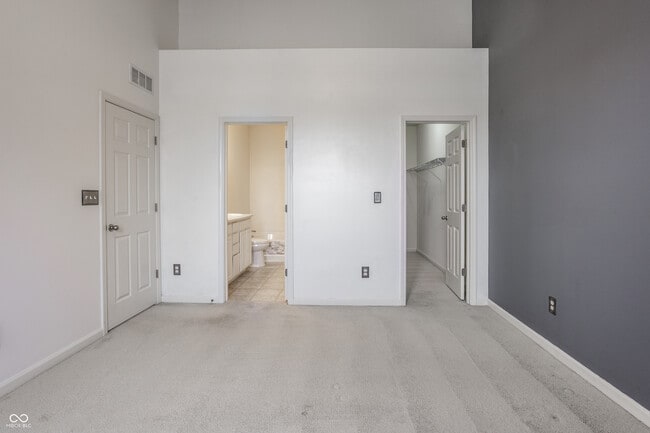 Building Photo - 3394 Roundlake Lane