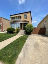 Building Photo - 5735 S Meade Ave