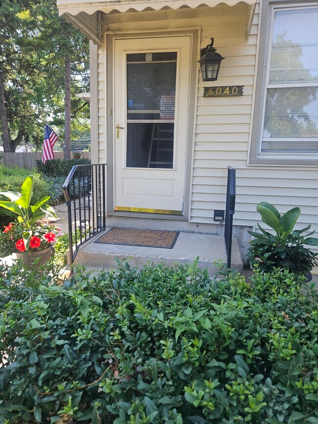 6040 N Avondale Ave 6040 N Avondale Ave Chicago IL 60631 Apartment