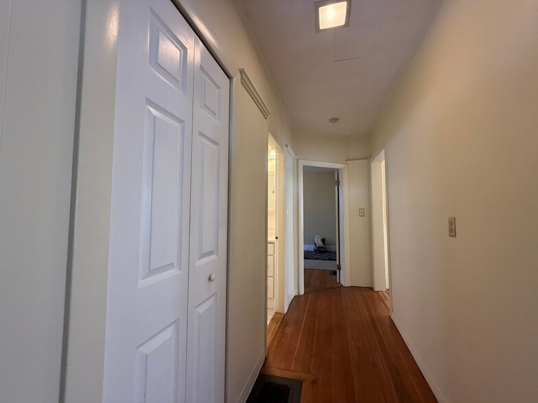 Building Photo - 53 Litchfield St