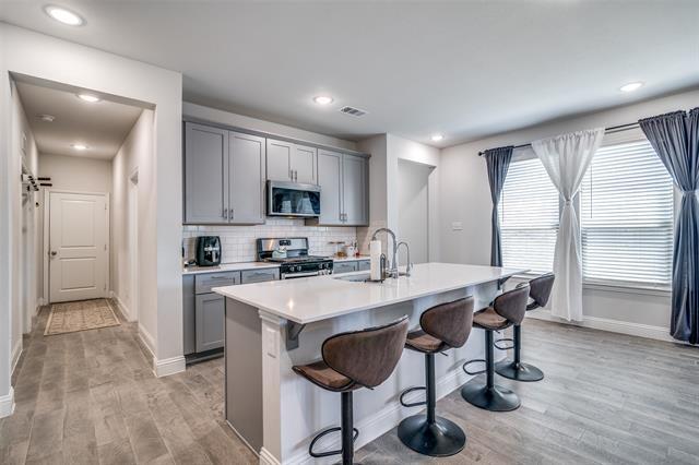 Building Photo - 1069 Norias Dr