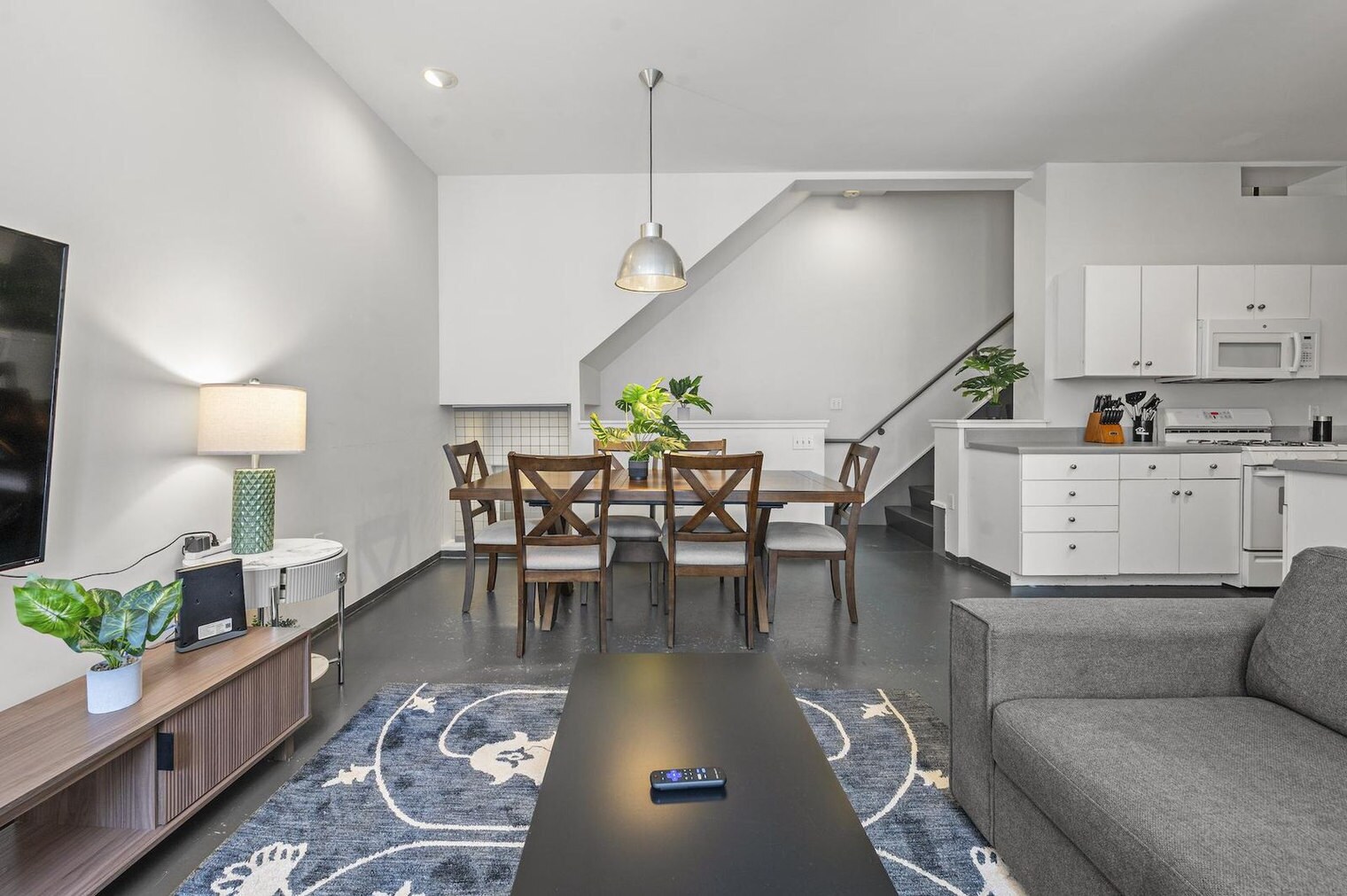 Building Photo - 160 E Berkeley St