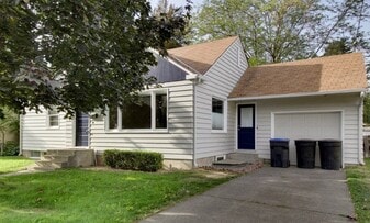 Building Photo - 1515 Melrose St