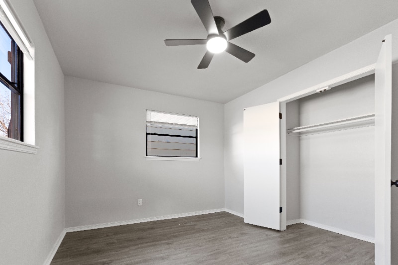 Building Photo - 1304 Pinewood Ct