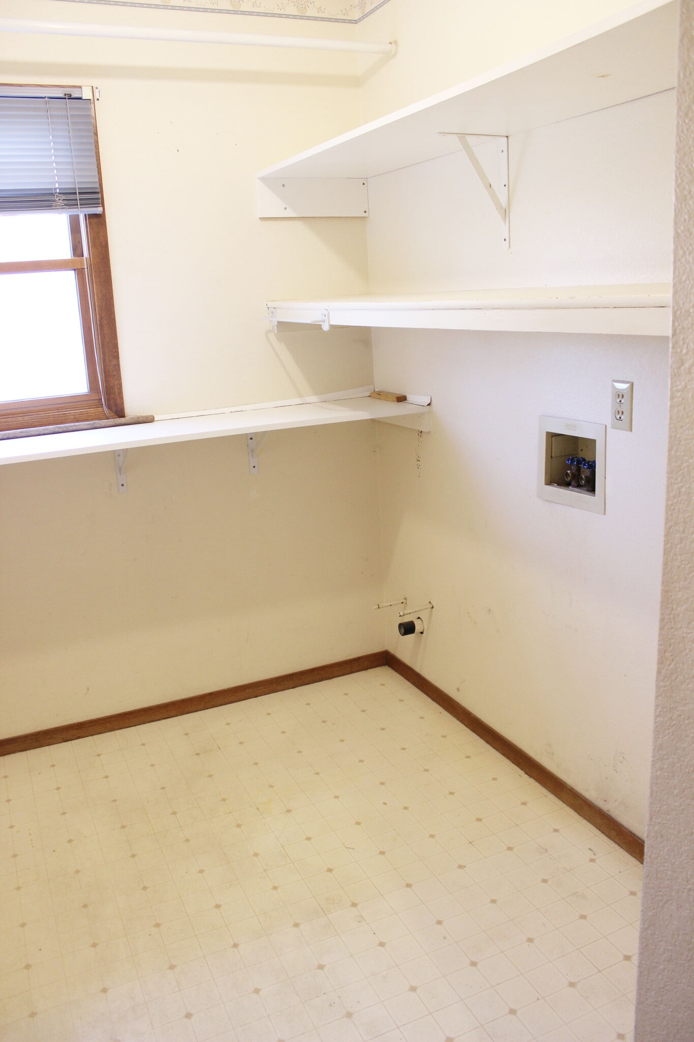 Main Floor Laundry Room - 1025 Centennial Dr