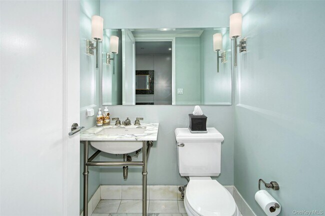 Building Photo - 10 City Pl