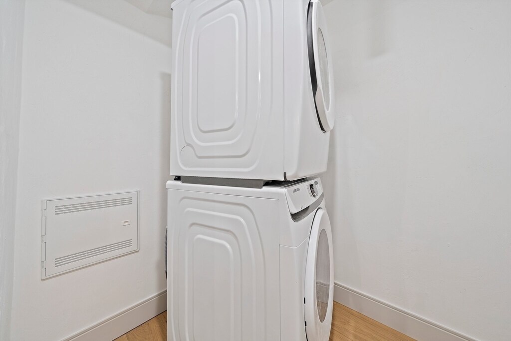 Building Photo - 5 Breed St