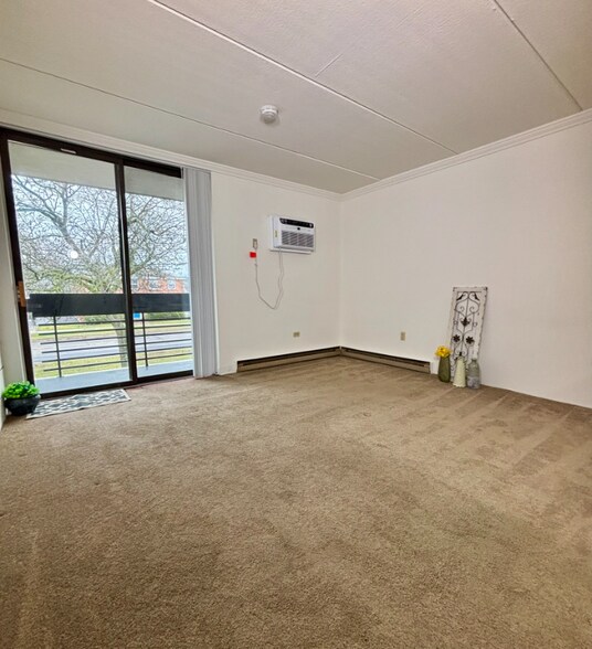 Building Photo - 2668 Elmwood Ave