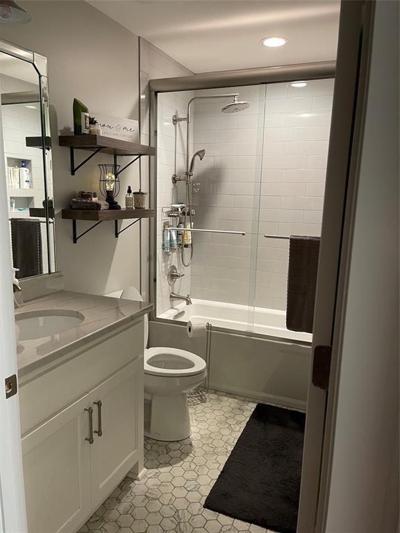 Building Photo - 201-201 W Jefferson St