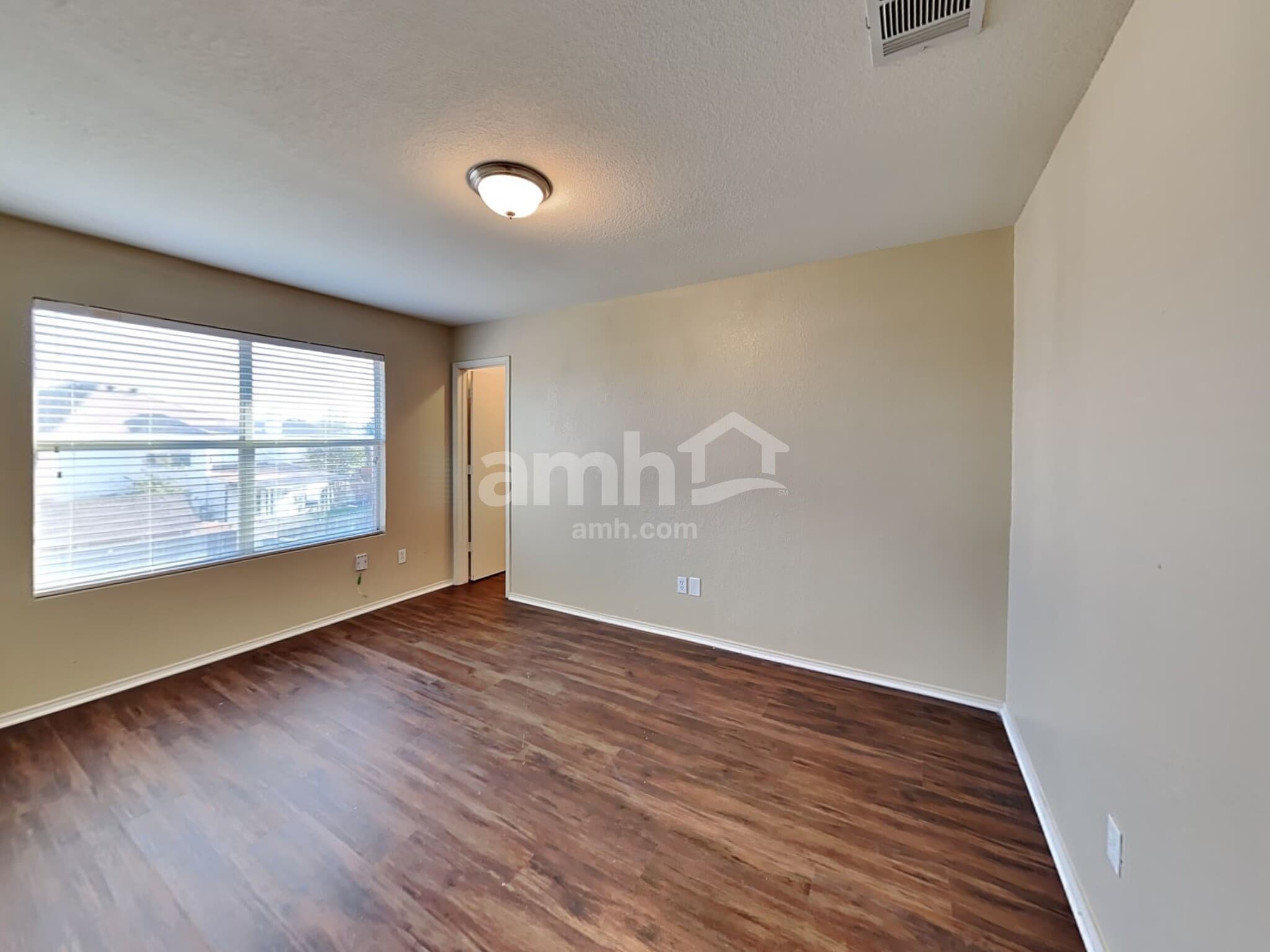 Building Photo - 9829 Sparrow Hawk Ln