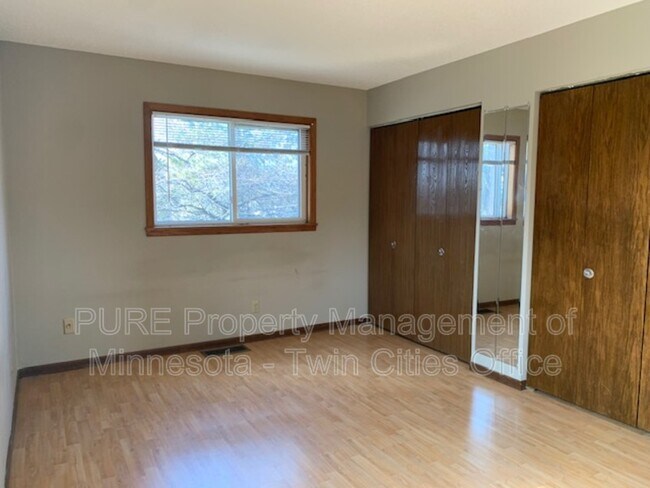 Building Photo - 1696 Pleasant St Apt C