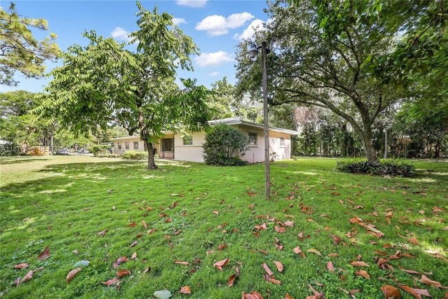 Building Photo - 6445 SW 46th Terrace