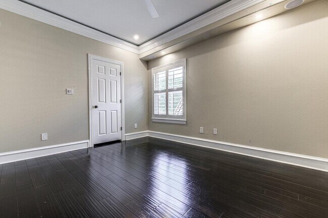 Building Photo - 1917 Lakecliff Hills Ln