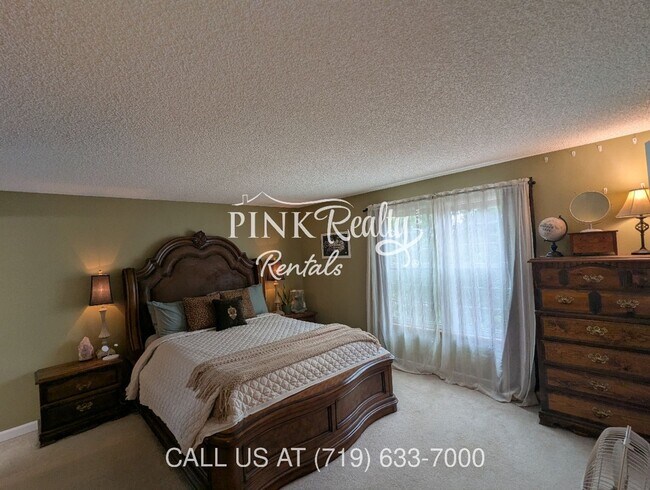 Building Photo - 8560 Avens Cir