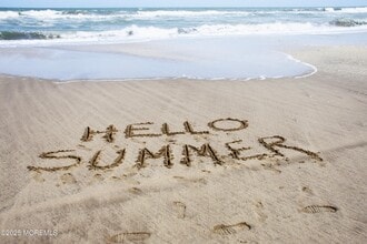 Building Photo - 104 5th Ave