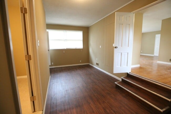 Building Photo - 2816 8th St NE