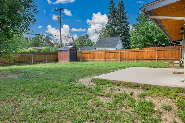 Building Photo - $1,950, 3-bedroom, 1-bathroom house in Col...