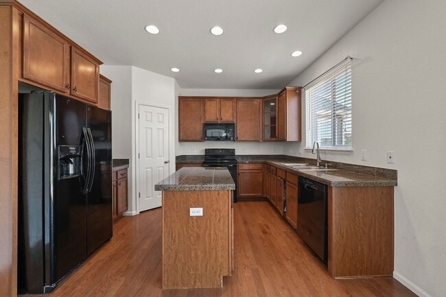 Building Photo - 11850 Kalmath Way