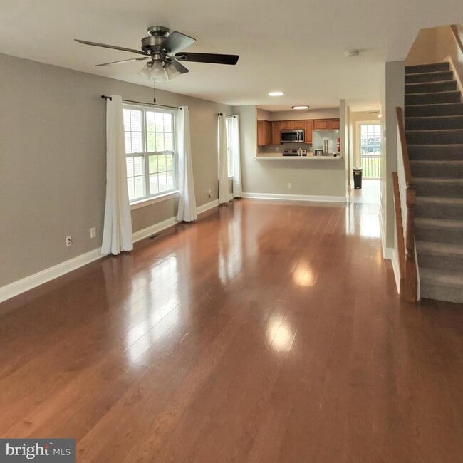 Building Photo - 449 N Washington St