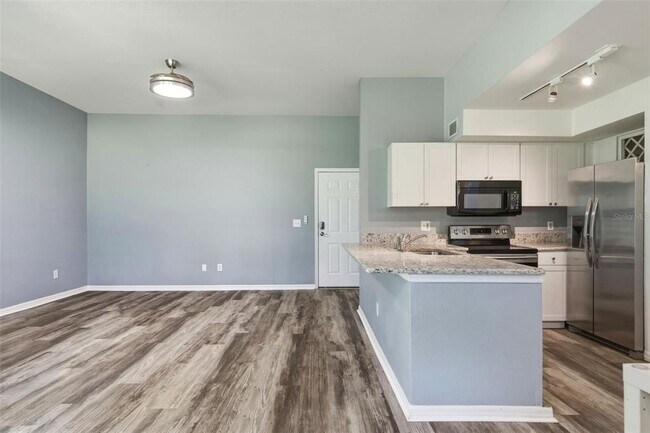 Building Photo - 7250 Westpointe Blvd
