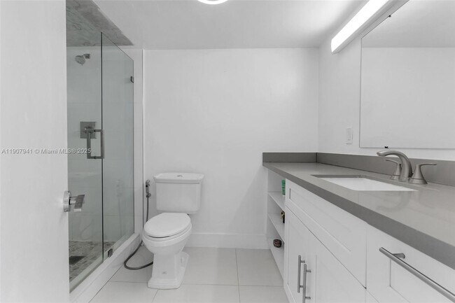 Building Photo - 1690 NE 191st St