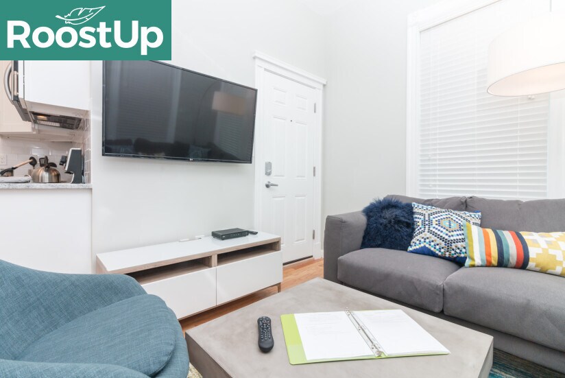 Building Photo - Furnished Bedroom with Private Bath in East Boston