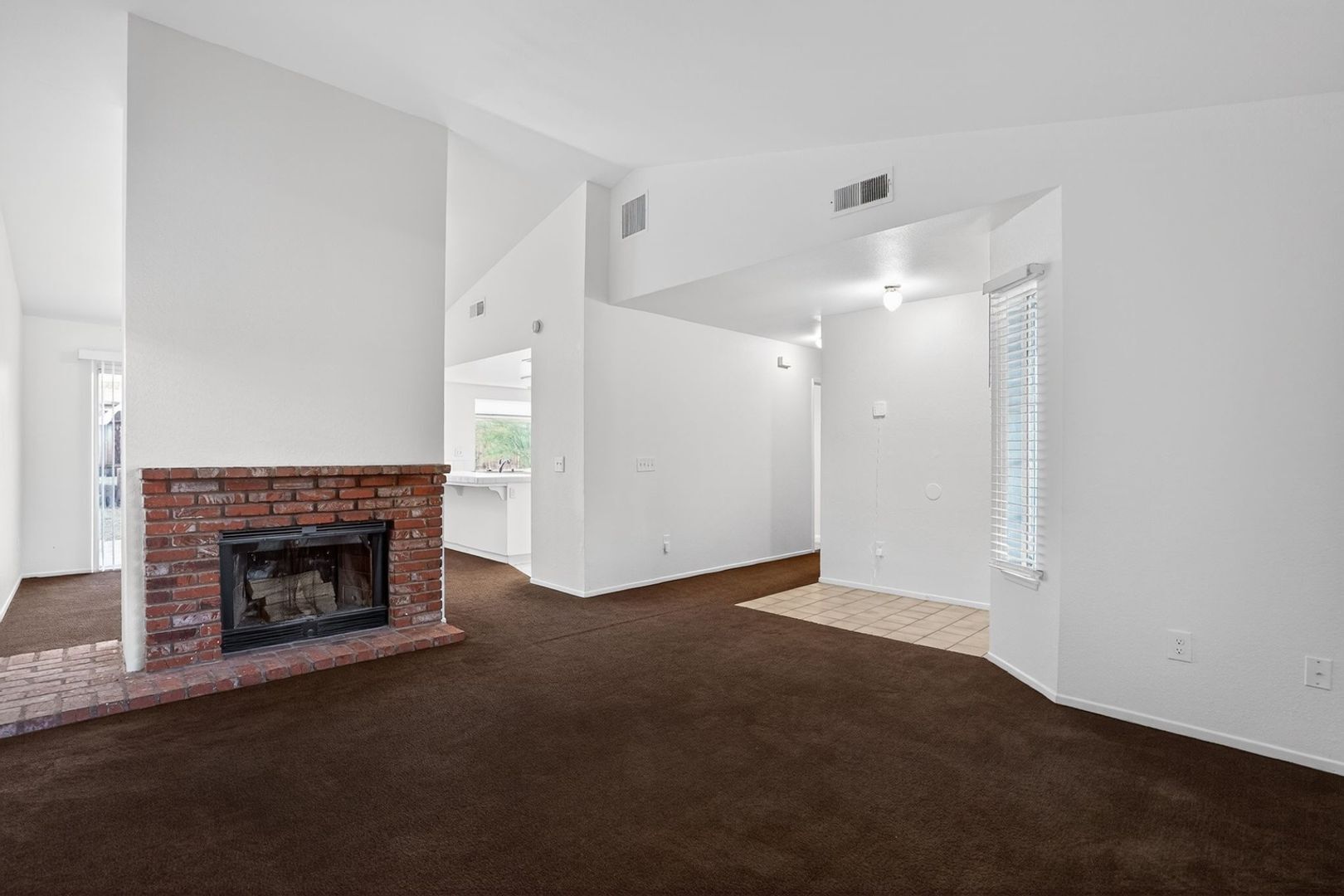 Building Photo - 705 Desert Calico Dr