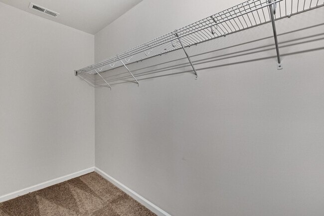 Building Photo - Holly Ridge End Unit Town Home Available!