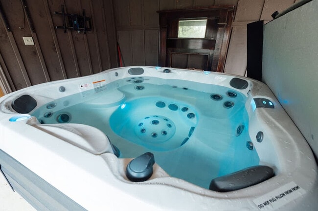 Building Photo - 521 Baywood Dr