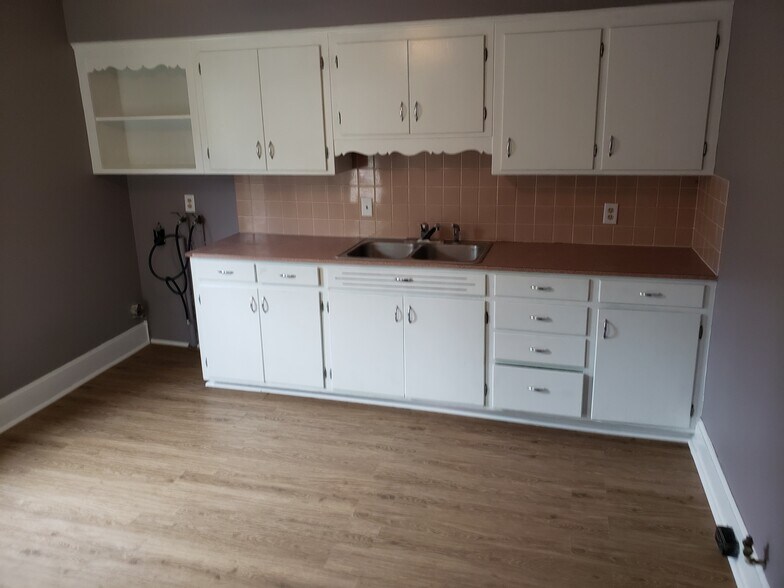 Building Photo - 1152 N Columbus St