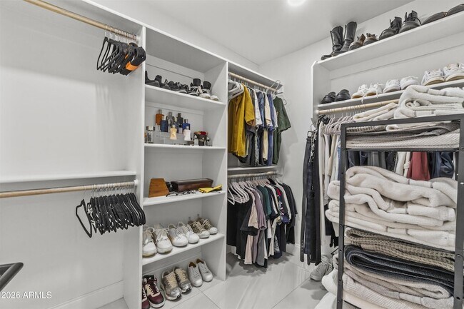 Building Photo - 3938 E Cheery Lynn Rd