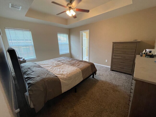 Building Photo - 4204 Tropicana Dr