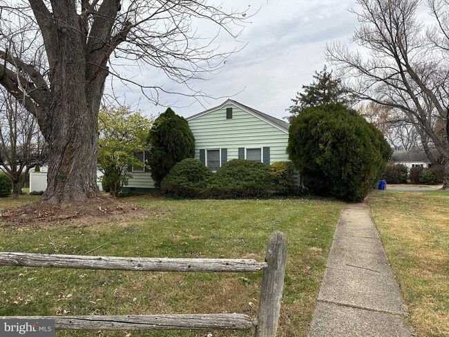 Building Photo - 7600 Lisle Ave